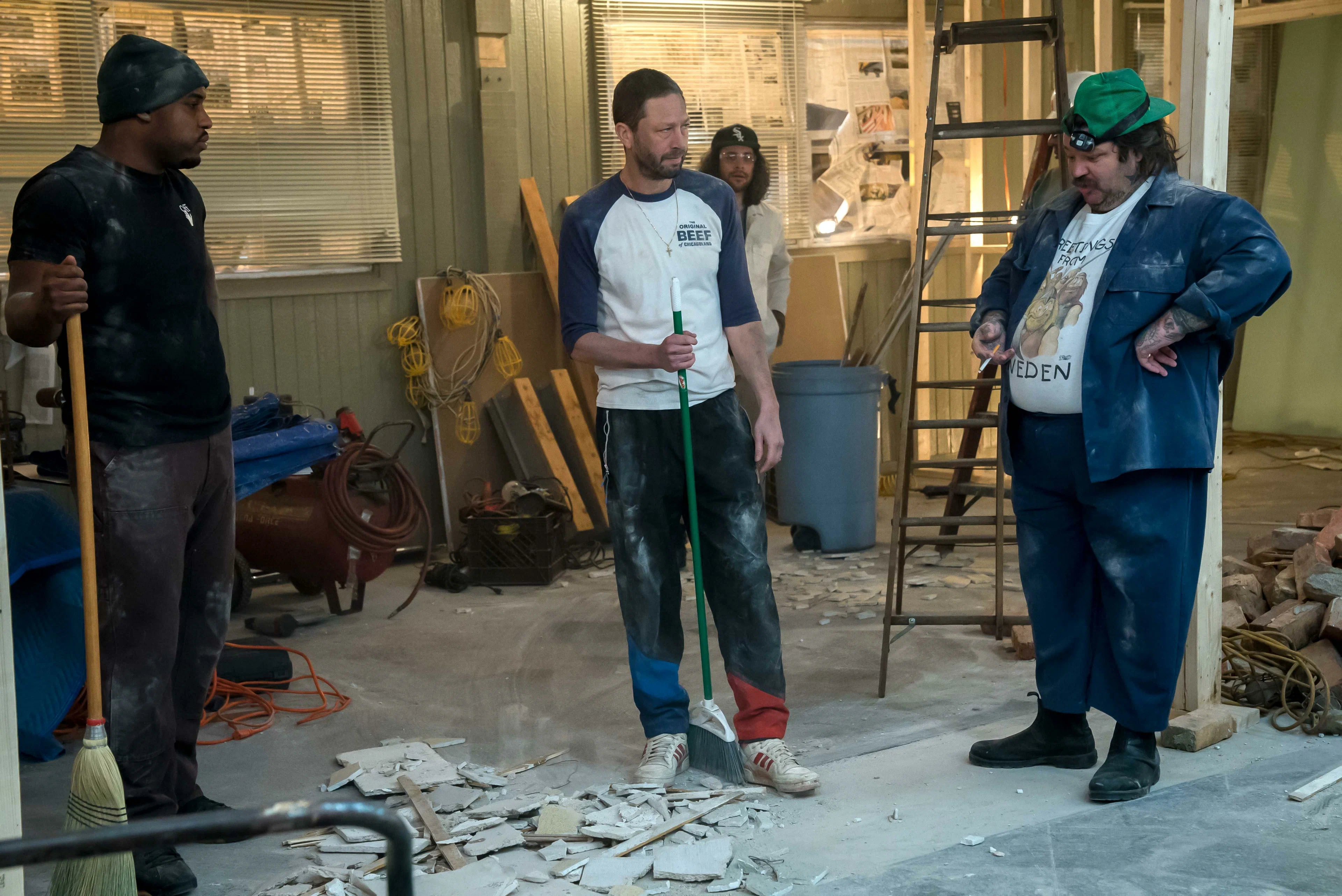 Кадр 2 из сериала Медведь 0 сезон (2022)